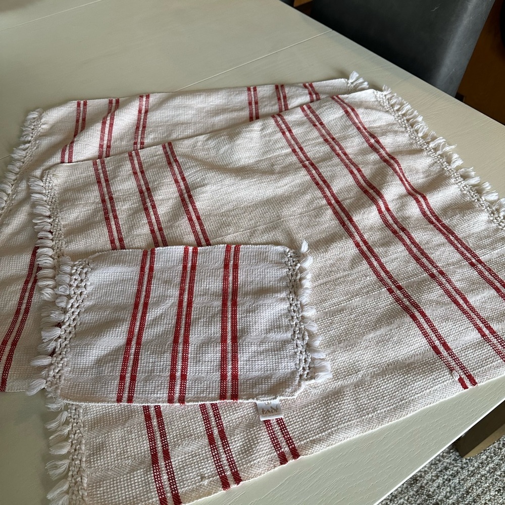 Tade 2 hand towels and 1 fingertip towel - Picture 4 of 12